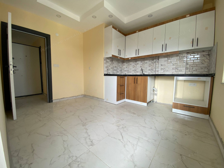🏡 Döşemealtı Yeniköy Kırkgöz’de Ana Caddeye Yakın | 2+1 Ayrı Mutfak | Asansörlü | Çift Balkonlu | Yüksek Giriş Fırsatı!